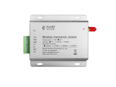 Quelle est la diff&eacute;rence entre une station de radio num&eacute;rique &agrave; transmission transparente et une station de radio num&eacute;rique &agrave; transmission non transparente